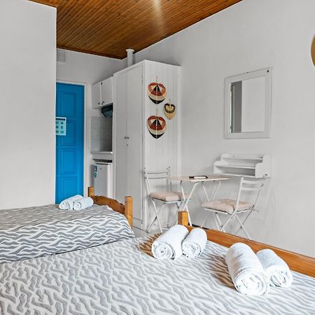 Oceanis Rooms Mikros Gialos Esterno foto