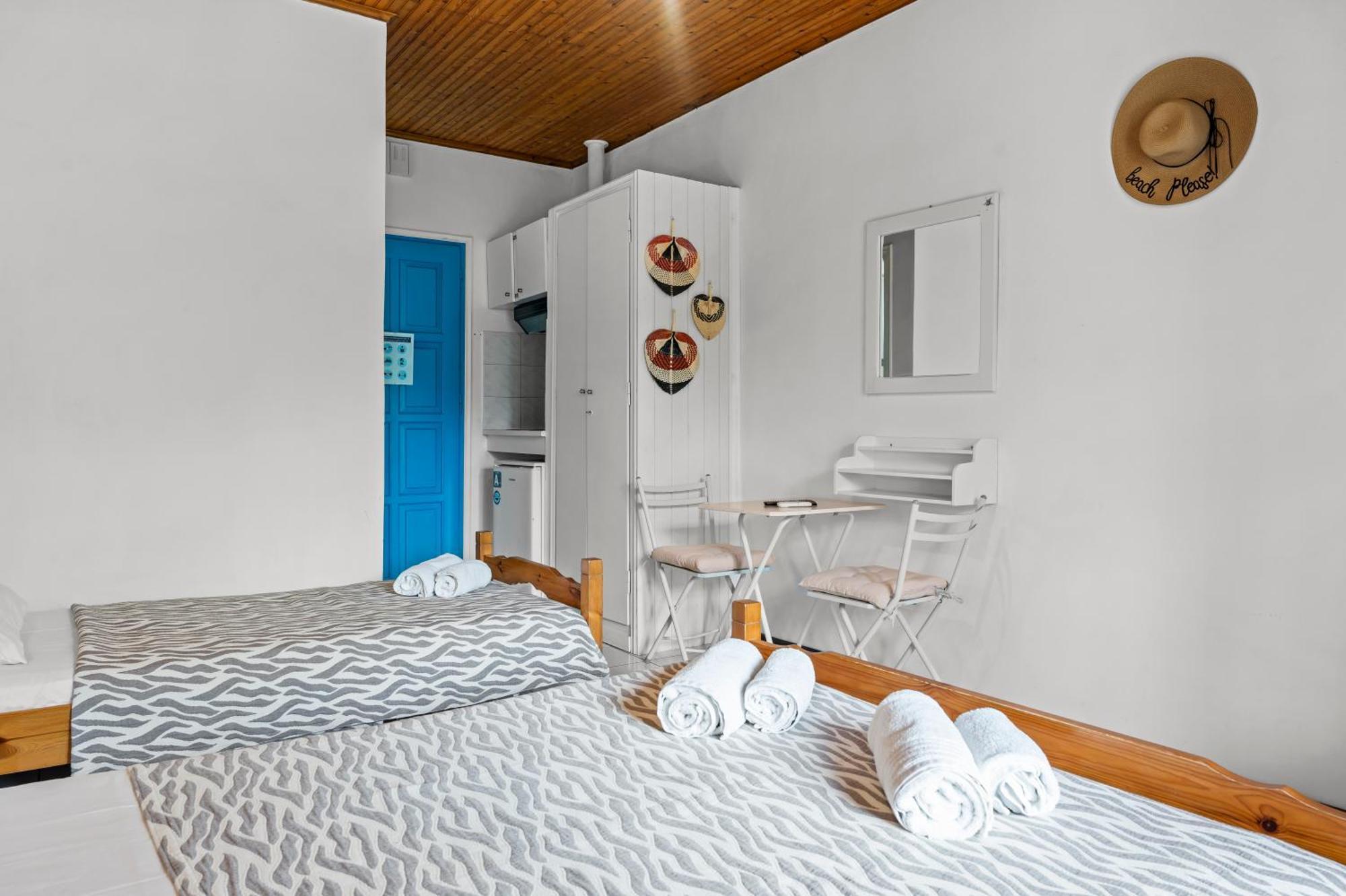 Oceanis Rooms Mikros Gialos Esterno foto